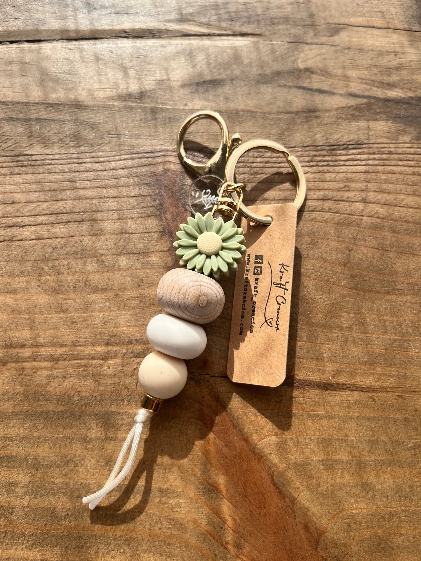 KRAFT CREACIONS - Sage Green Daisy Keyring