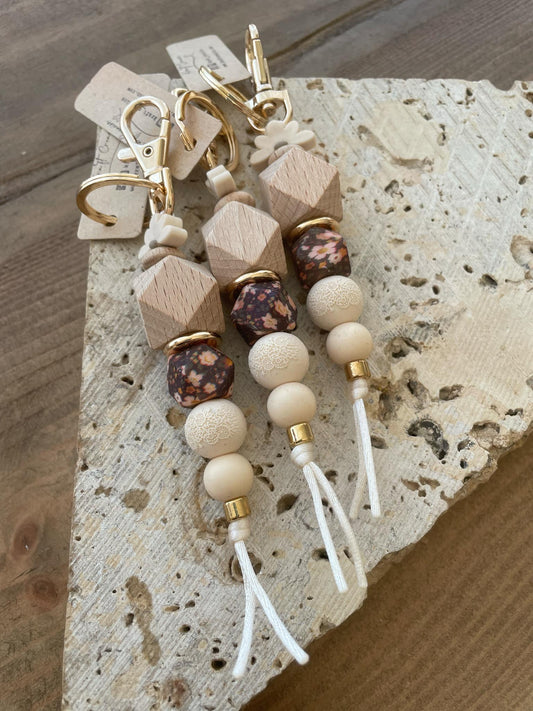 KRAFT CREACIONS - Blush & Half Daisy Keyring